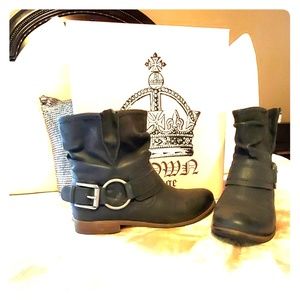 Crown Vintage Boots